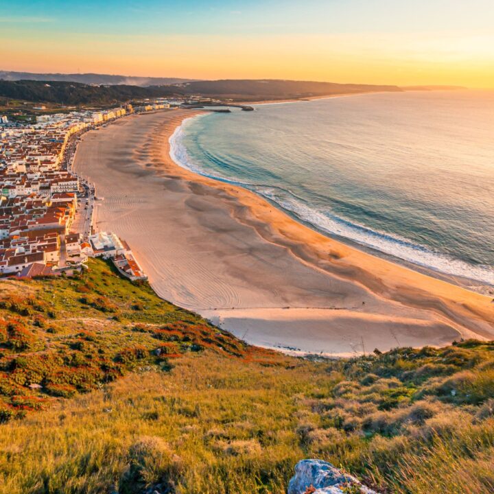Verlassener Strand als Symbol für Auswandern nach Portugal