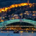 Eine Brücke bei Nacht als Symbol für ein Bankkonto in Georgien