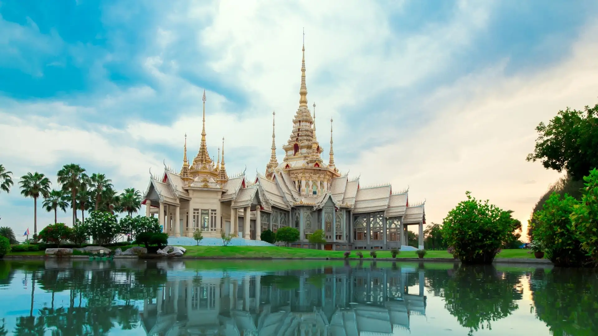 Ein Palast in Thailand als Symbol für eine Firmengründung in Thailand