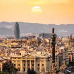 Blick über eine Stadt als Symbol für Immobilien in Spanien