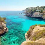 Ein Meer als Symbol für die Krankenversicherung in Spanien