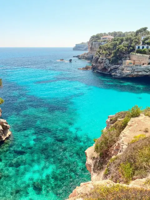 Ein Meer als Symbol für die Krankenversicherung in Spanien