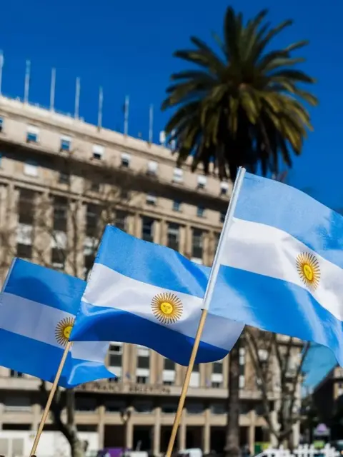 Flaggen als Symbol für Visum für Argentinien