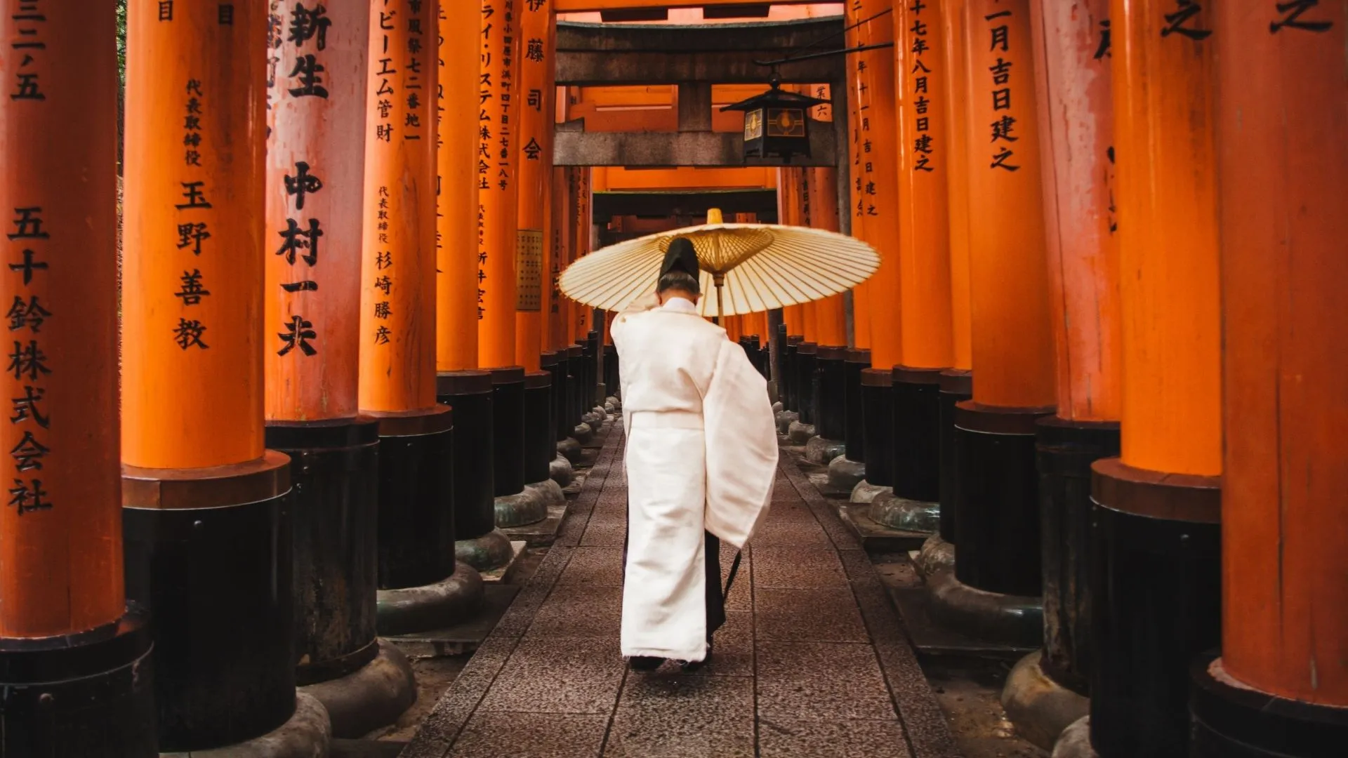 Säulen als Symbol für Krankenversicherung in Japan
