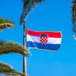 Eine Flagge als Symbol für Steuern in Kroatien