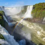 Wasserfälle als Symbol für Visum für Paraguay