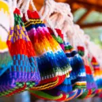 Bunte Souvenirs als Symbol für Leben in Paraguay