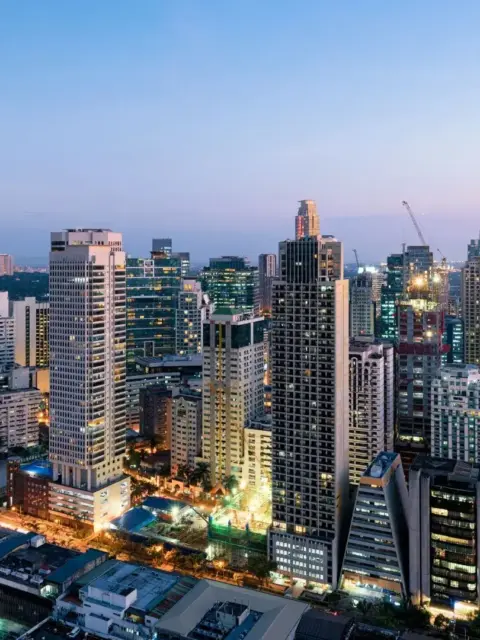 Eine Skyline als Symbol für Steuern auf den Philippinen