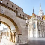 Ein barockes Gebäude als Symbol für Steuern in Ungarn