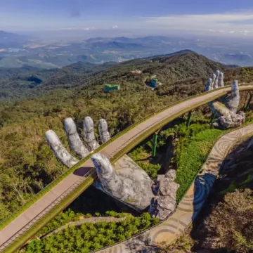 Die bekannte Brücke in Da Nang als Symbol für leben in da nang